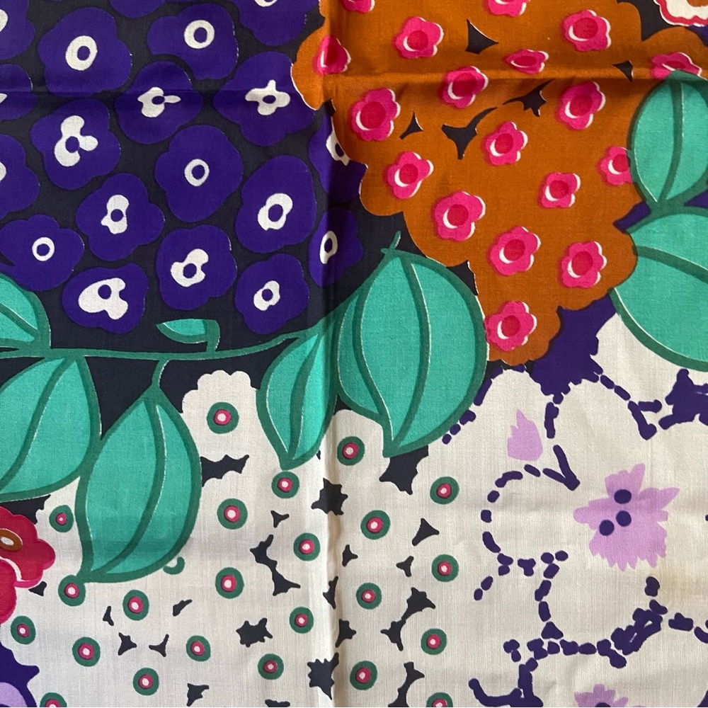 Lanvin Paris silk scarf , floral design vintage 22” x 22” - Picture 3 of 9